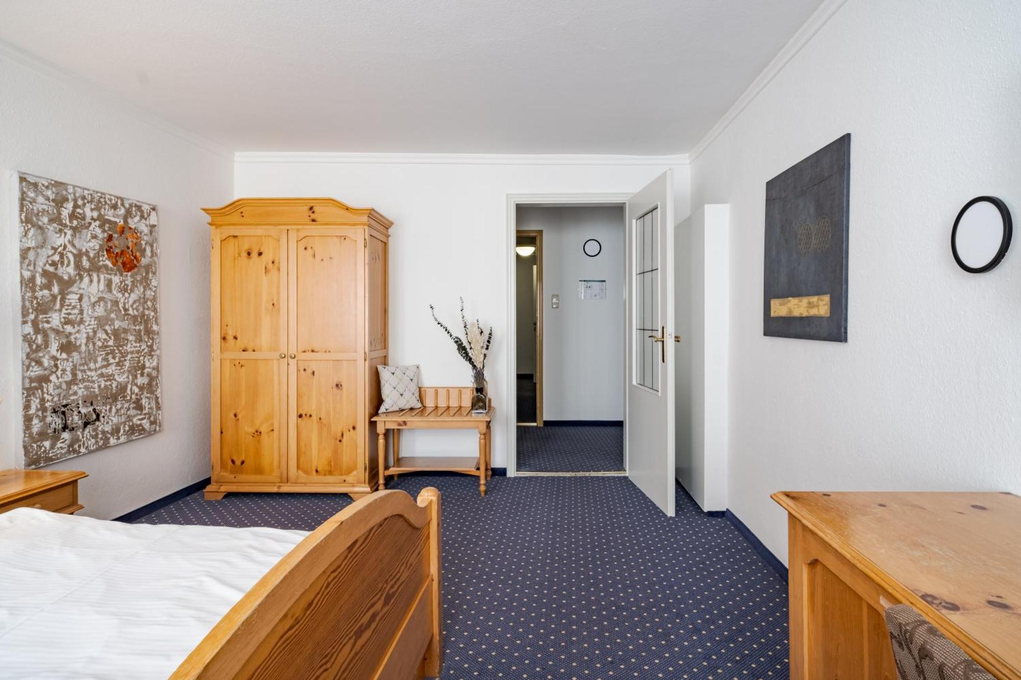 Hotel Goldener Hirsch Kaufbeuren Room photo